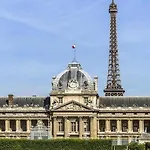 Apartment Ecole Militaire